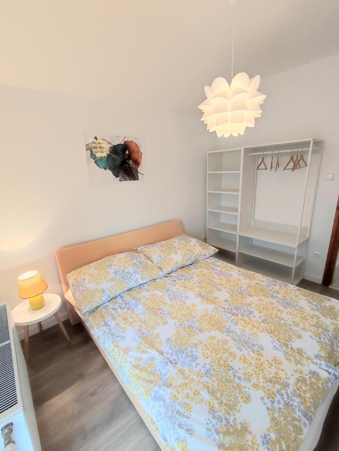 Árnyas Apartmanház Balatonlelle Exterior foto